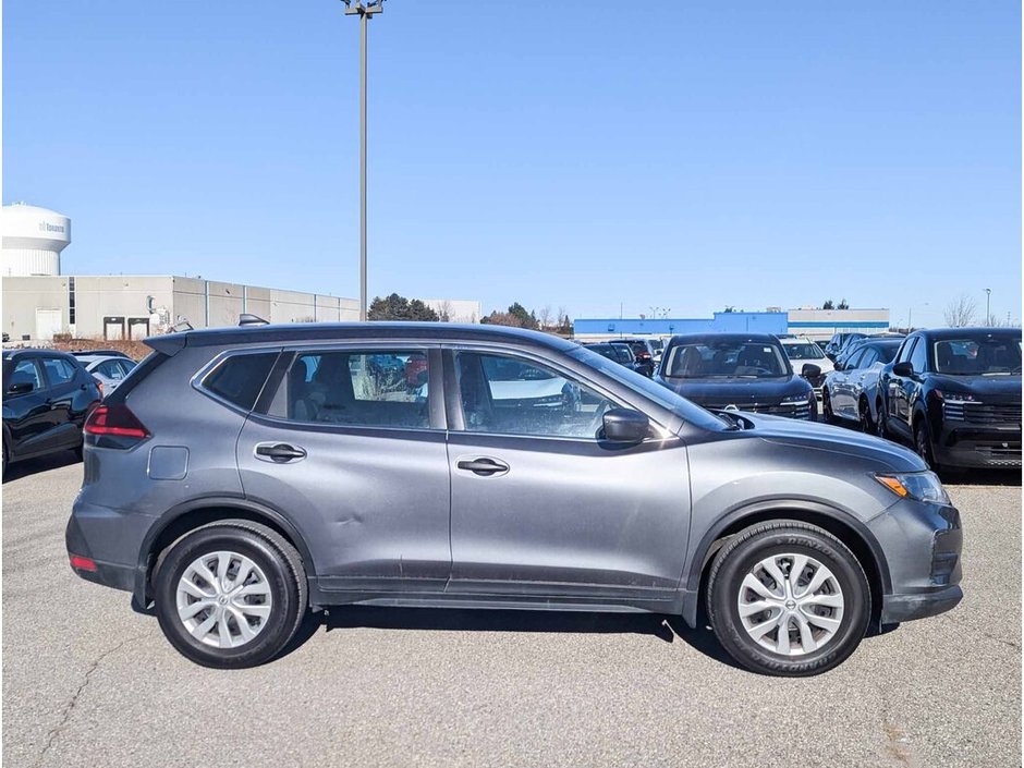 2018 Nissan Rogue S-7