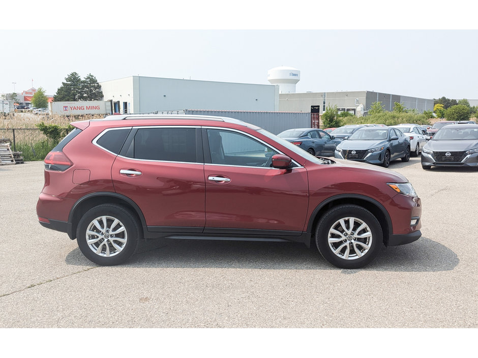 2020 Nissan Rogue SV-8