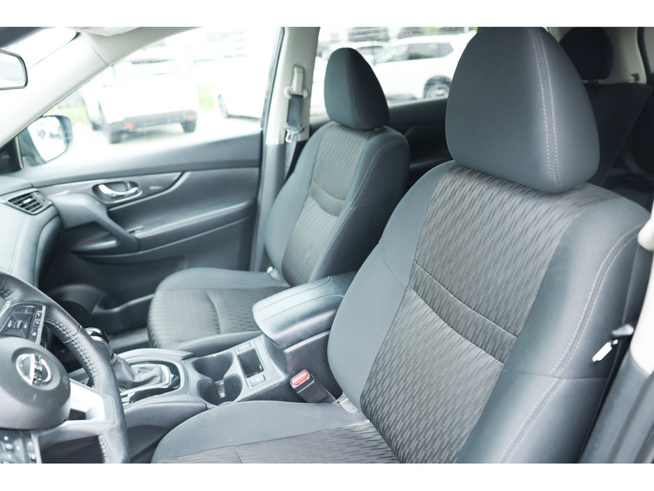 2020 Nissan Rogue S-12