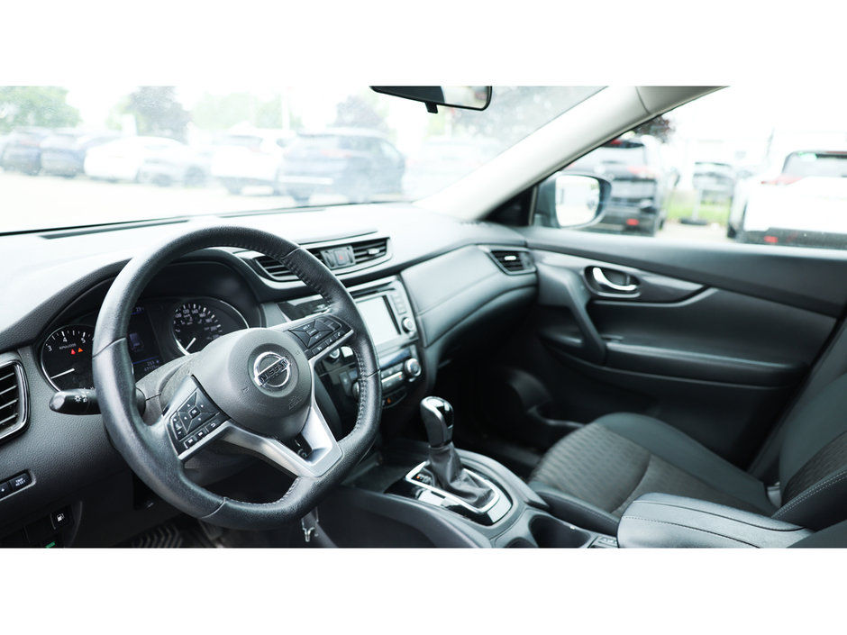 2020 Nissan Rogue S-11