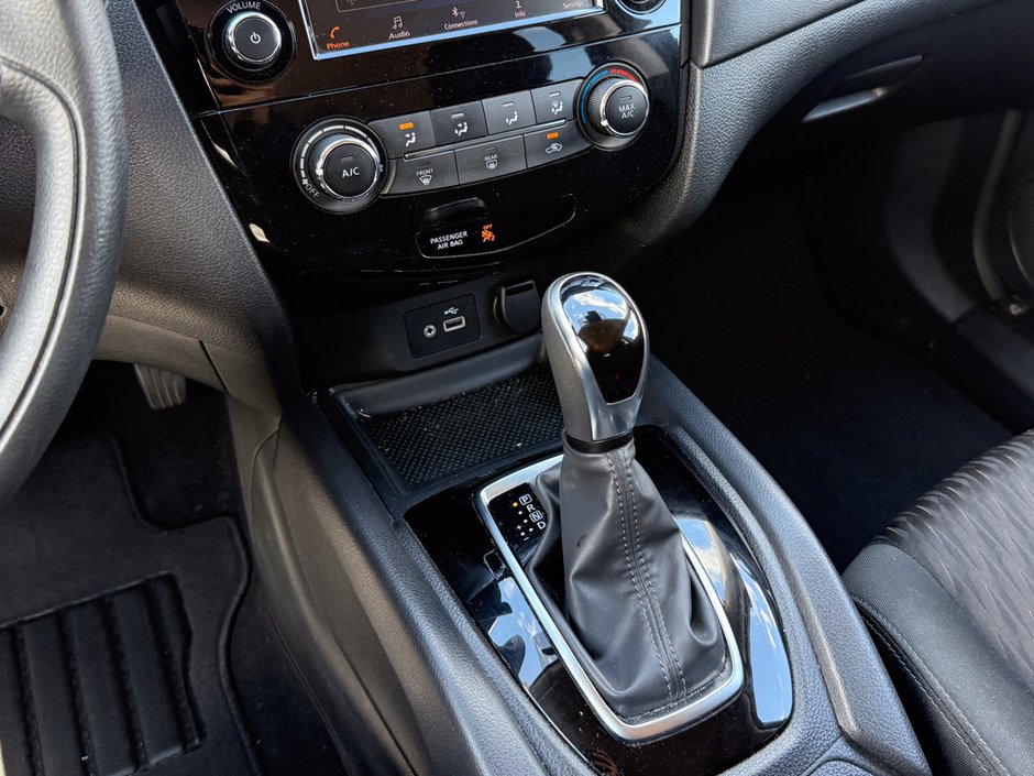 2020 Nissan Rogue SV-19