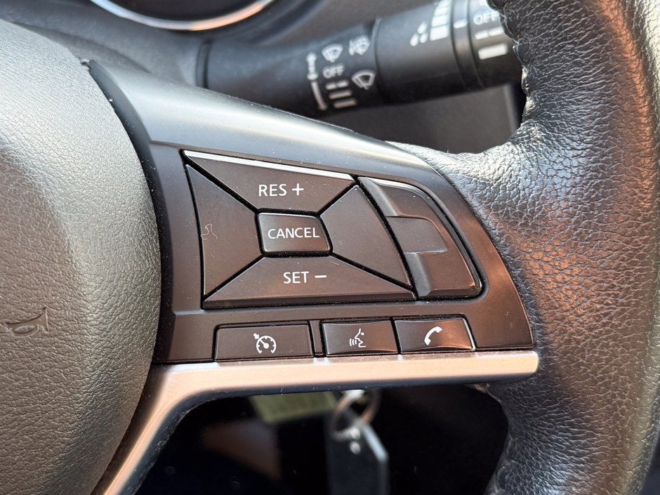 2020 Nissan Rogue S-23