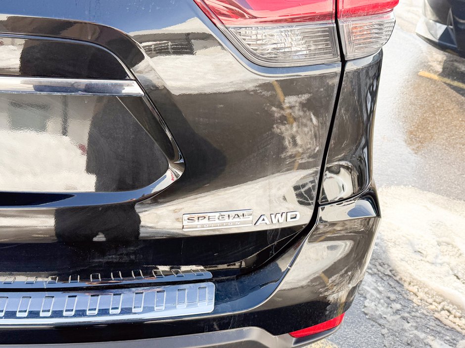 2020 Nissan Rogue S-11