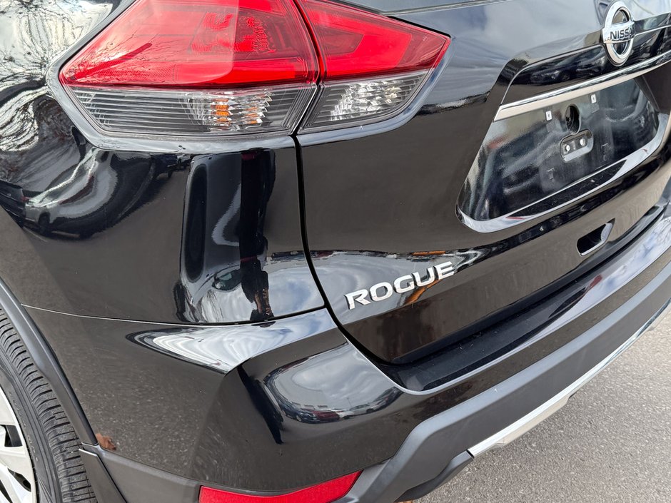 2020 Nissan Rogue S-11