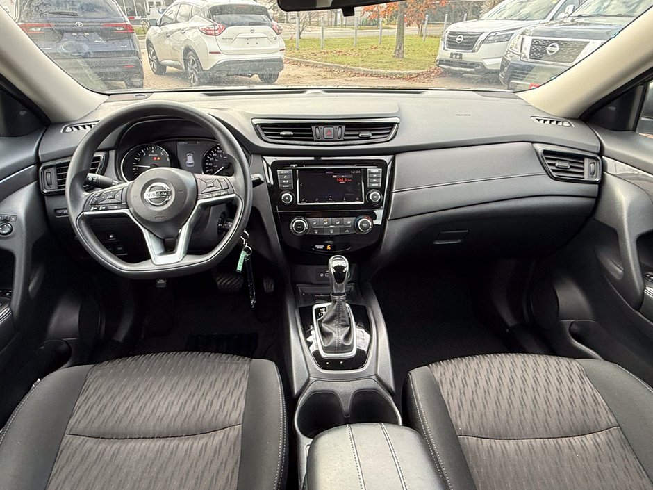 2020 Nissan Rogue S-14