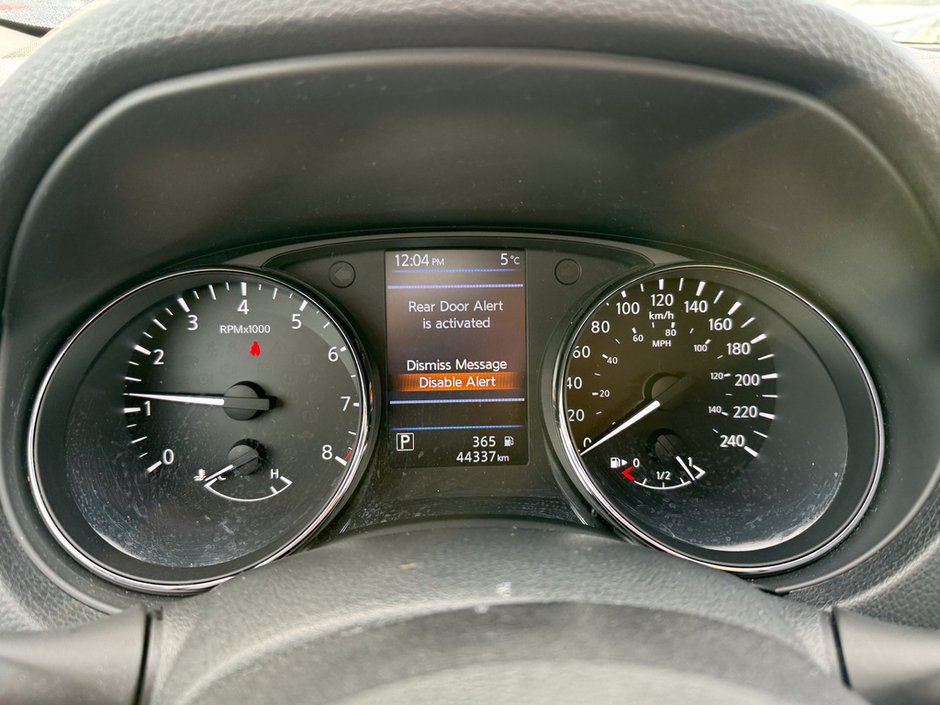 2020 Nissan Rogue S-18