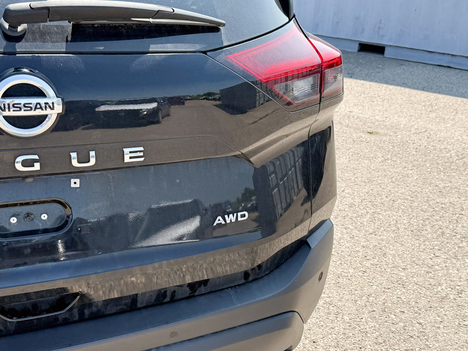 2021 Nissan Rogue S-11
