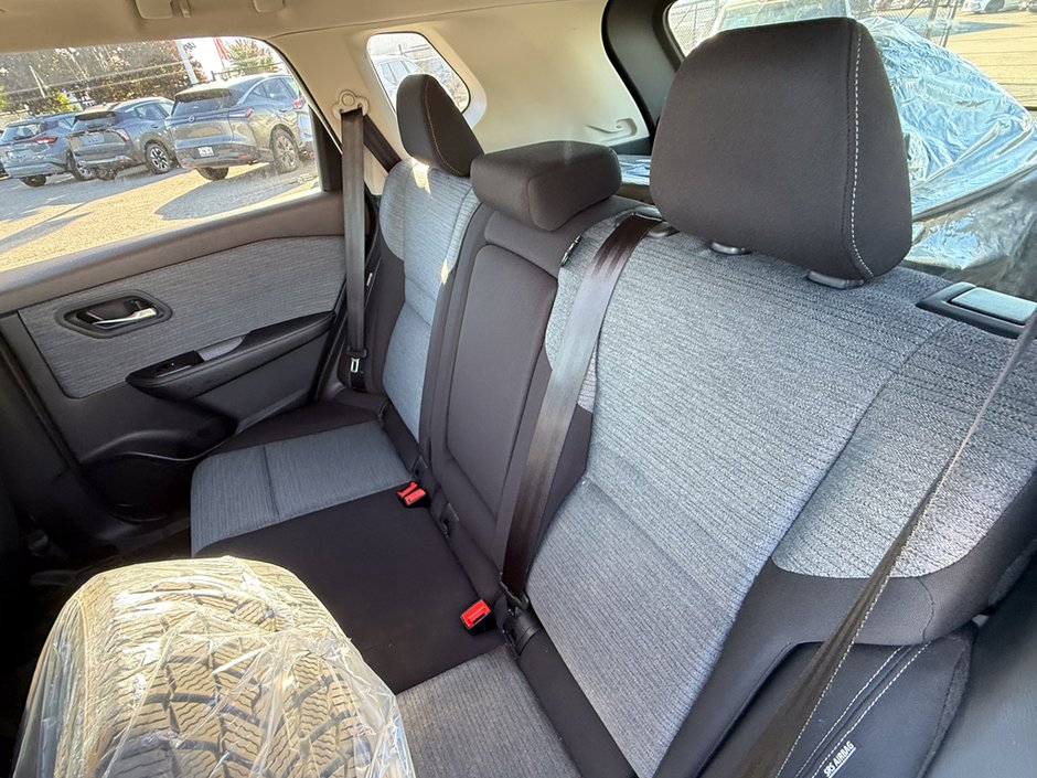 2022 Nissan Rogue SV-14