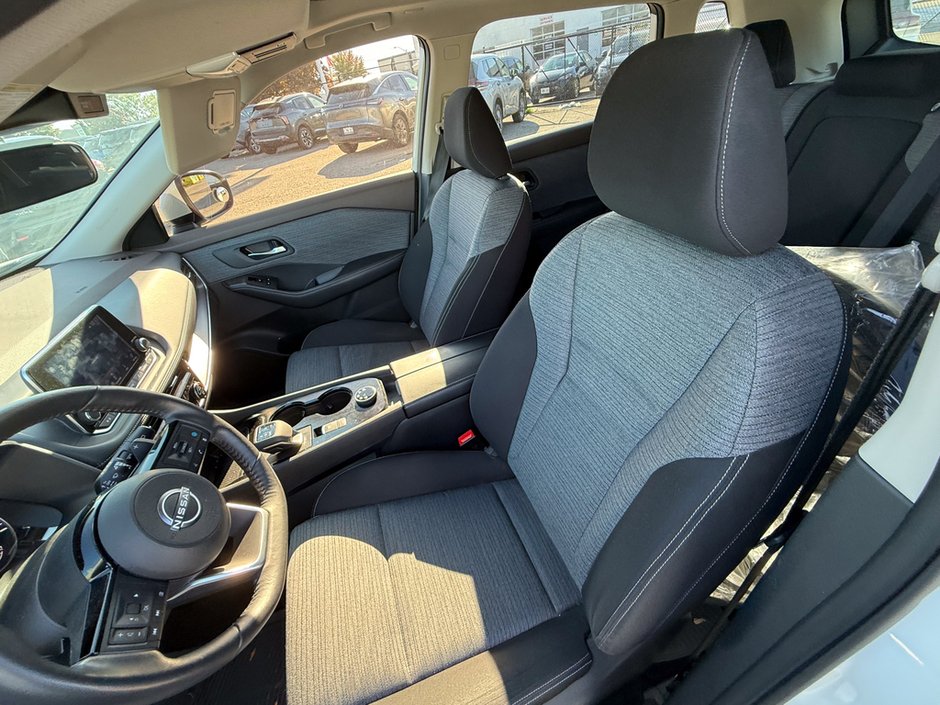 2022 Nissan Rogue SV-17