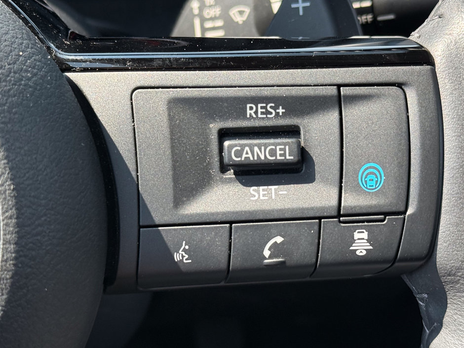 2023 Nissan Rogue Platinum-25