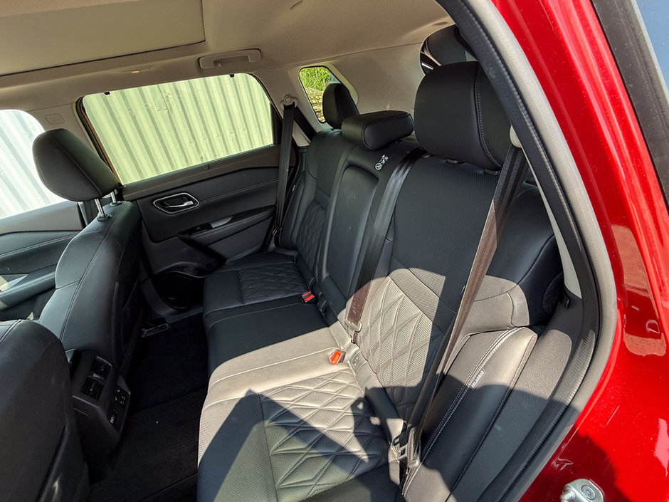 2023 Nissan Rogue Platinum-17