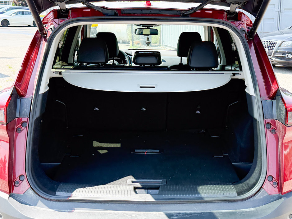 2023 Nissan Rogue Platinum-14