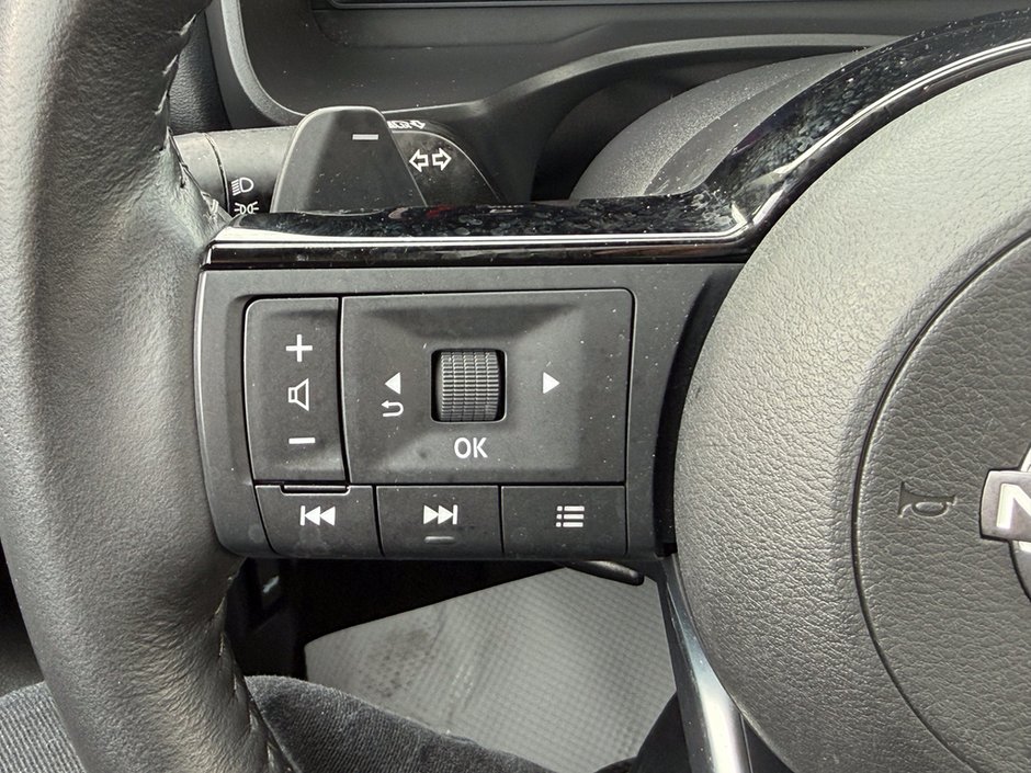 2023 Nissan Rogue Platinum-17