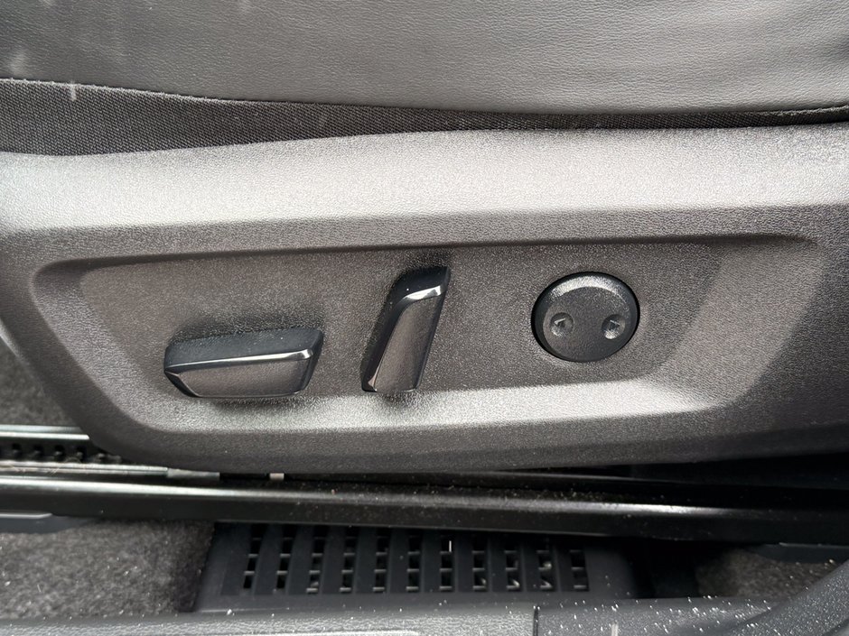 2023 Nissan Rogue Platinum-12