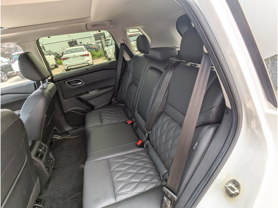 2024 Nissan Rogue Platinum-17