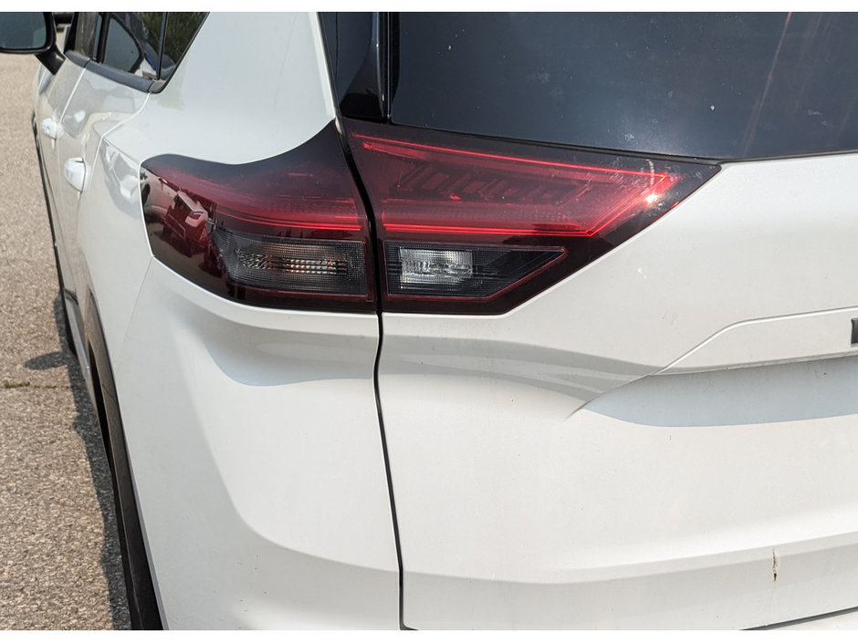 2024 Nissan Rogue Platinum-12