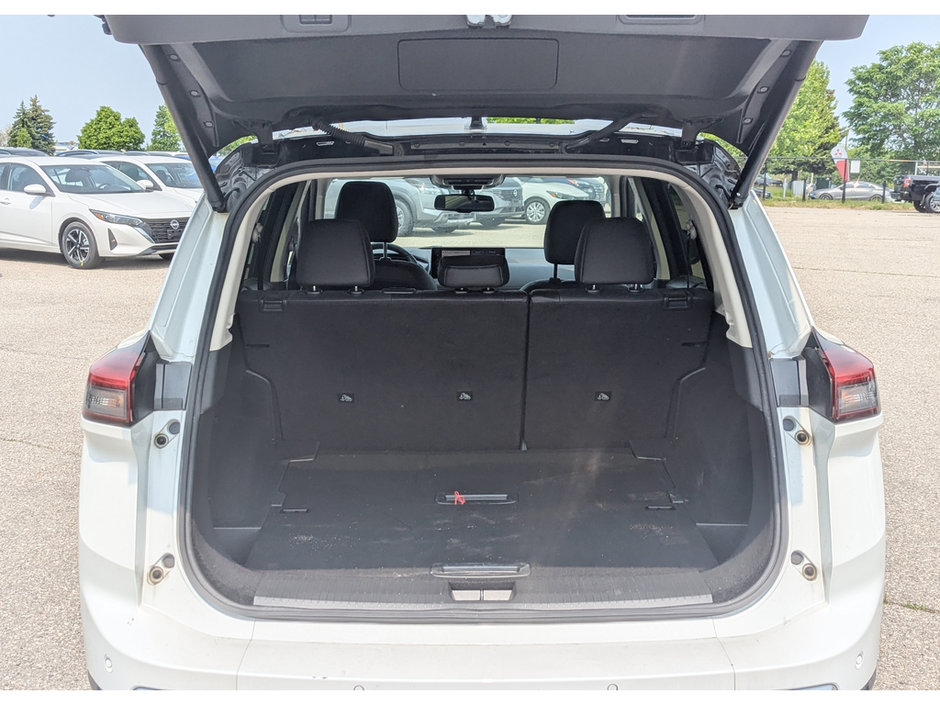 2024 Nissan Rogue Platinum-14