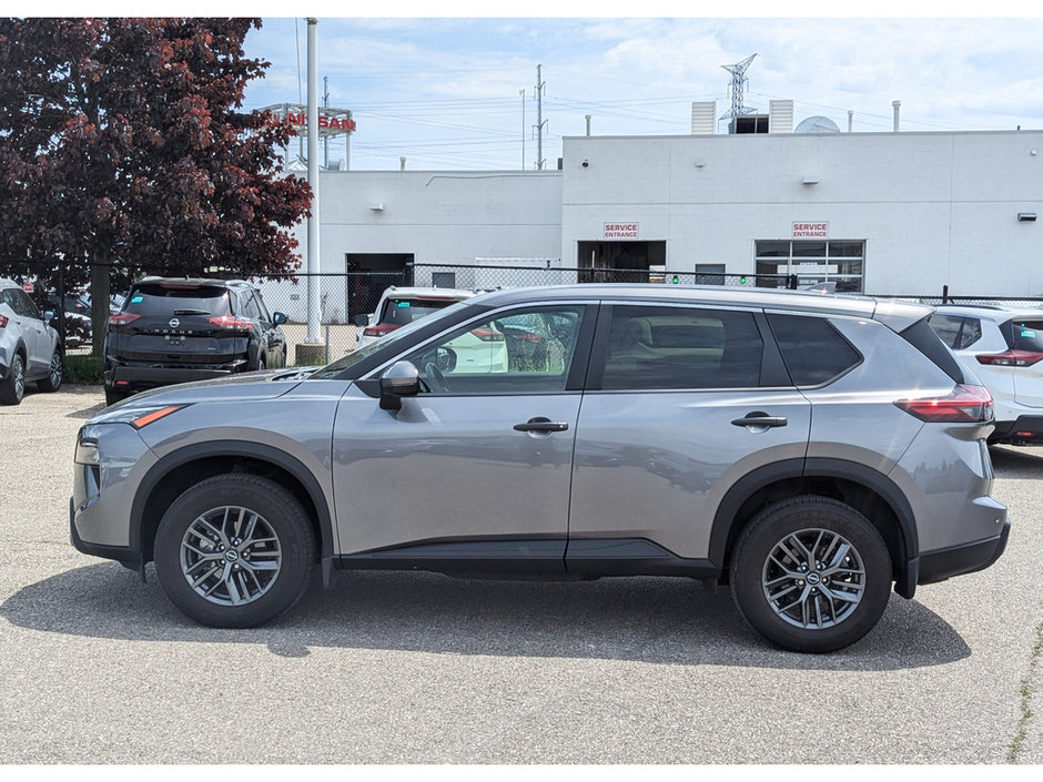 2024 Nissan Rogue S-4