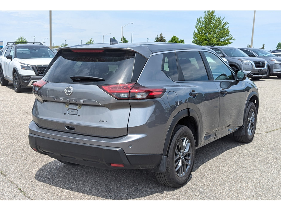2024 Nissan Rogue S-8