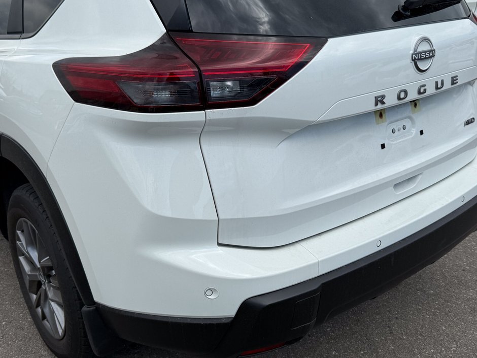 2024 Nissan Rogue S-10