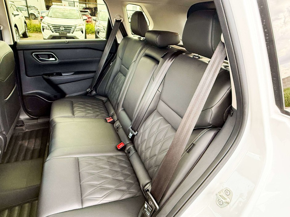 2024 Nissan Rogue Platinum-16