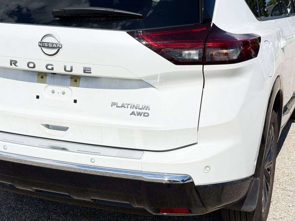 2024 Nissan Rogue Platinum-12