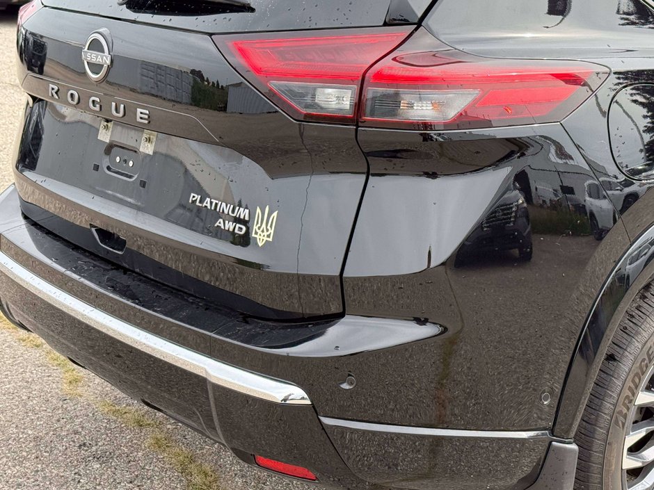 2024 Nissan Rogue Platinum-12