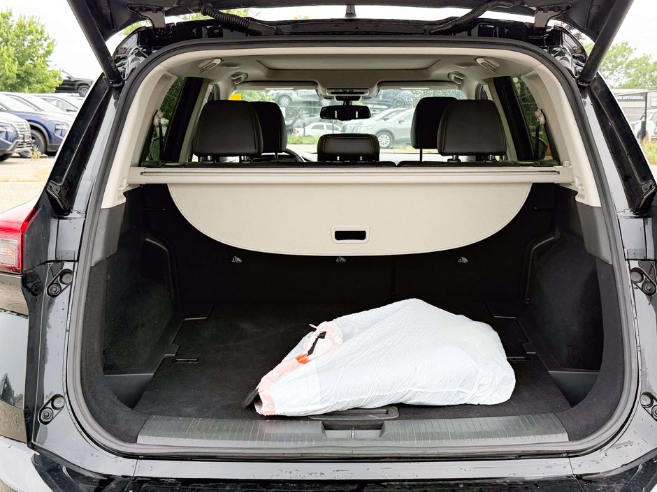 2024 Nissan Rogue Platinum-14