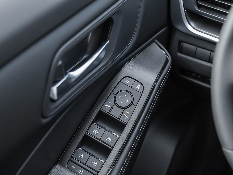 2026 Nissan Rogue SV Moonroof-15