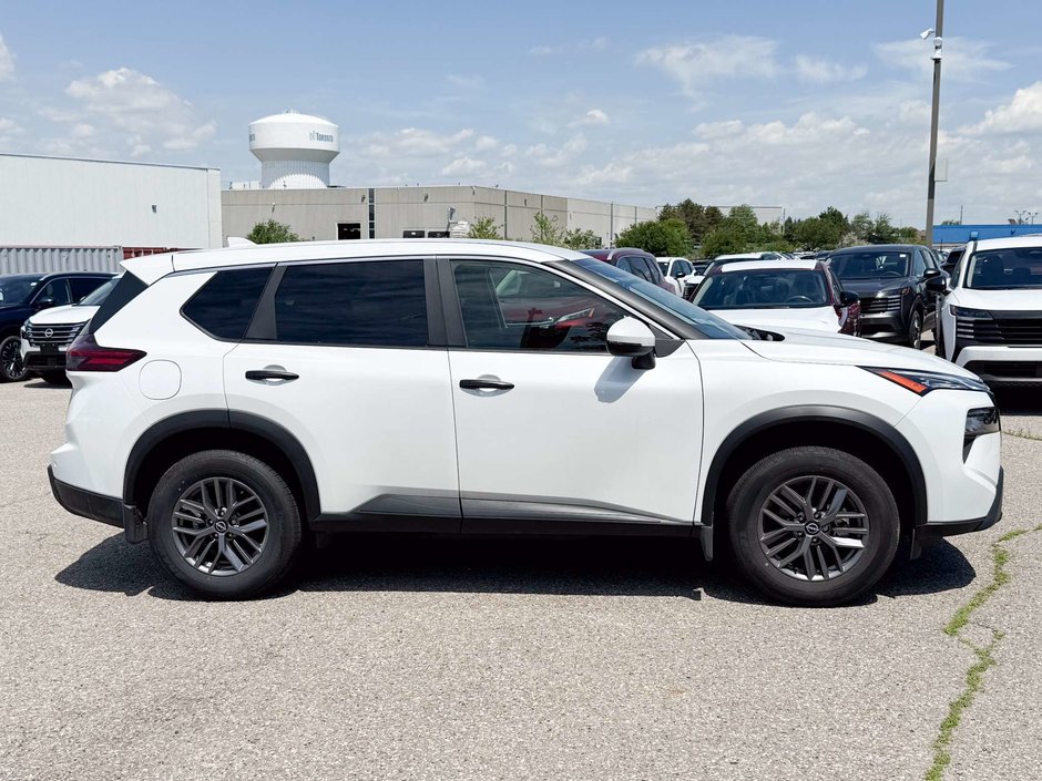 2026 Nissan Rogue S-8