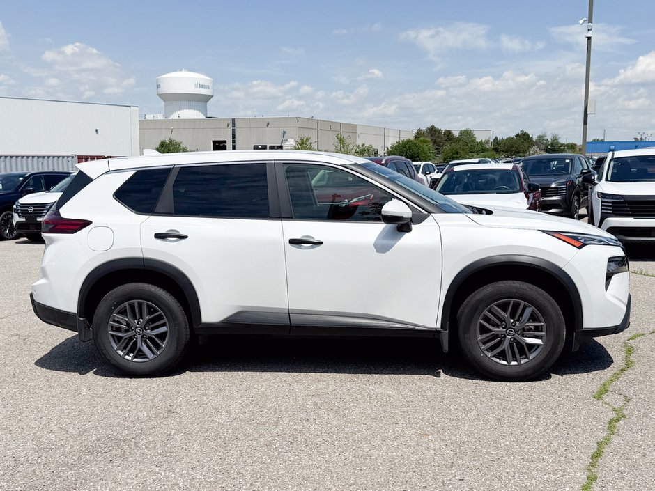 2026 Nissan Rogue S-8