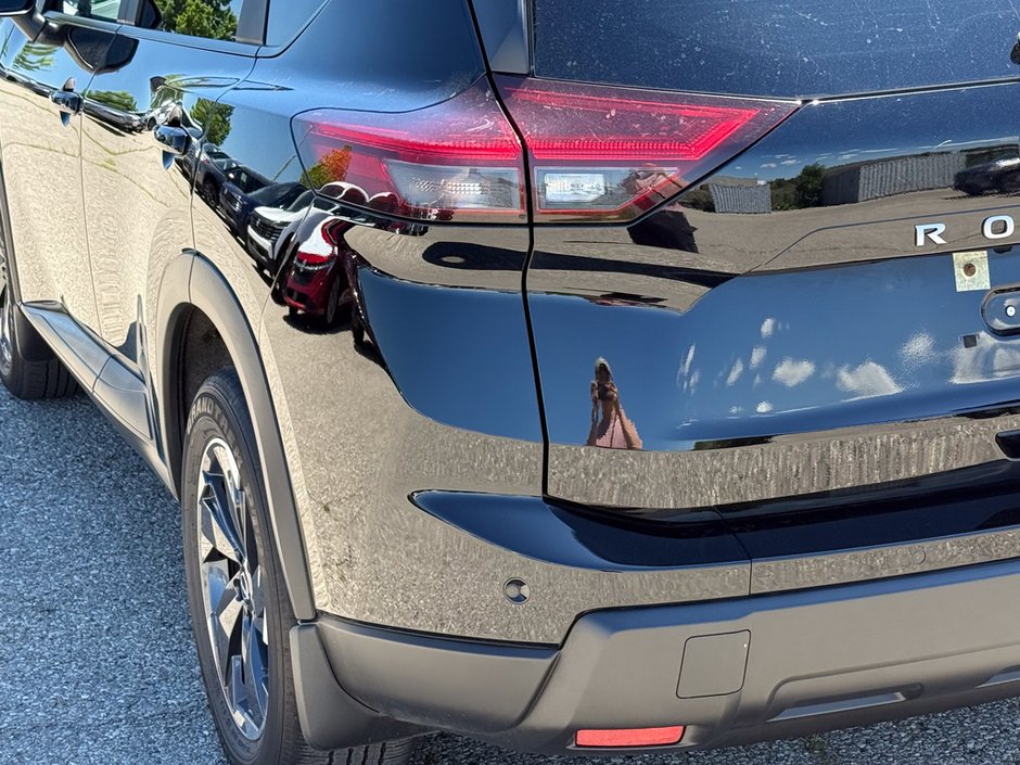 2026 Nissan Rogue SV Moonroof-12