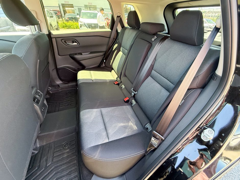 2026 Nissan Rogue SV Moonroof-15