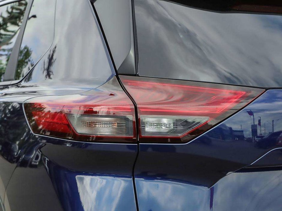 2026 Nissan Rogue SV Moonroof-10