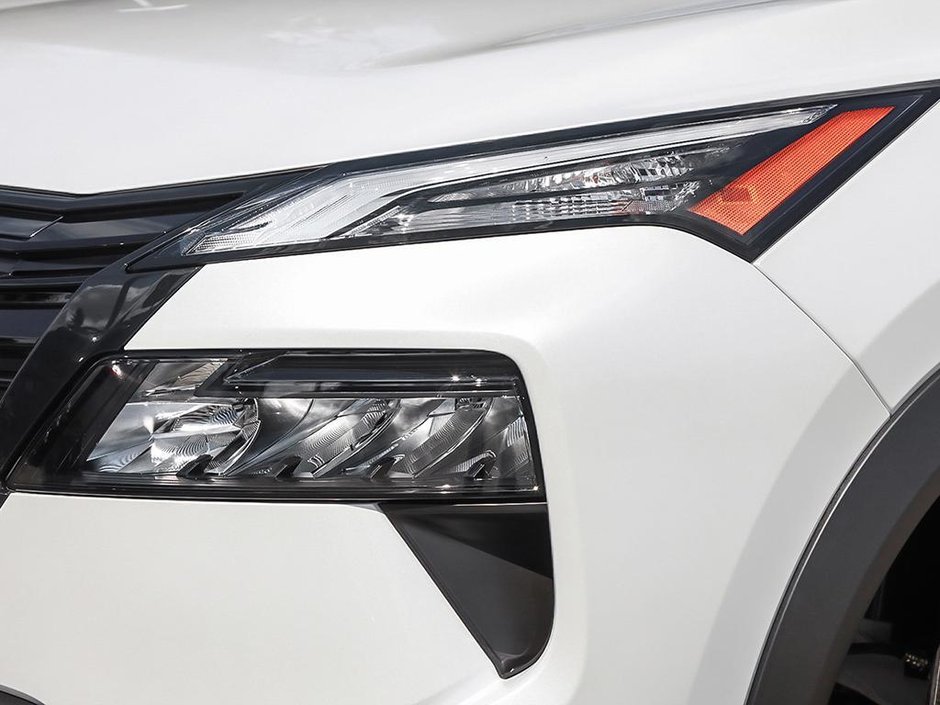 2026 Nissan Rogue SV Dark Armor-9