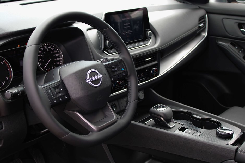 2026 Nissan Rogue SV PREMIUM-24