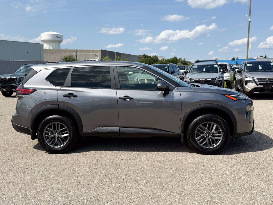 2026 Nissan Rogue S-8