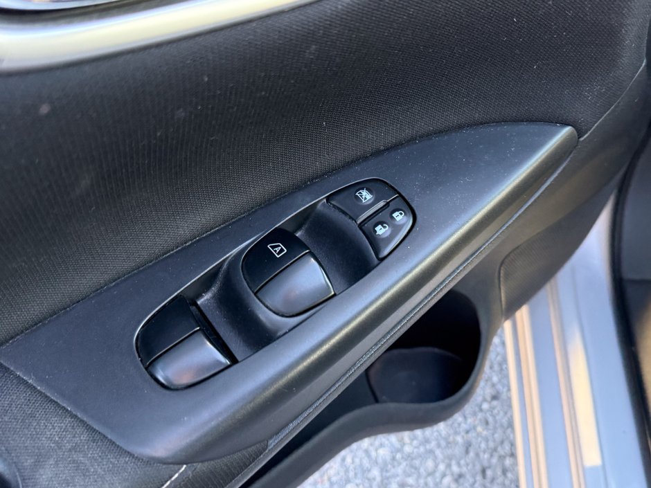 2015 Nissan Sentra 1.8 SV-17