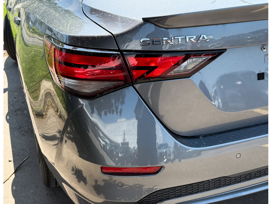 2022 Nissan Sentra SR-10