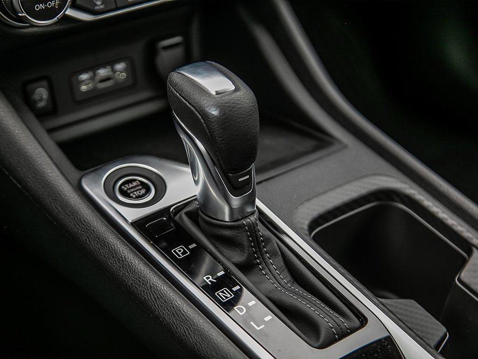 2025 Nissan SENTRA SV MOONROOF-15