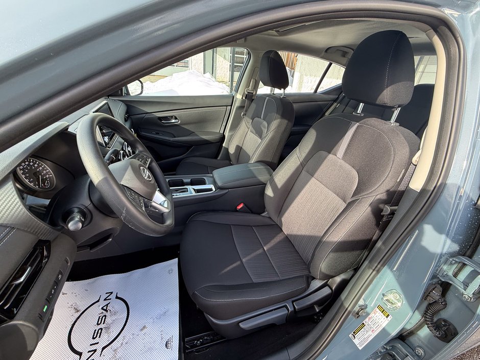 2025 Nissan Sentra SV-22