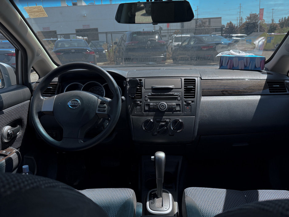 2010 Nissan Versa 1.8 SL-16
