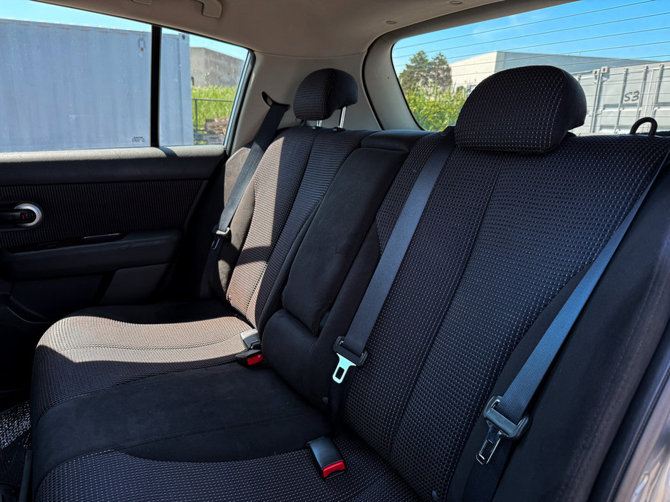 2010 Nissan Versa 1.8 SL-15
