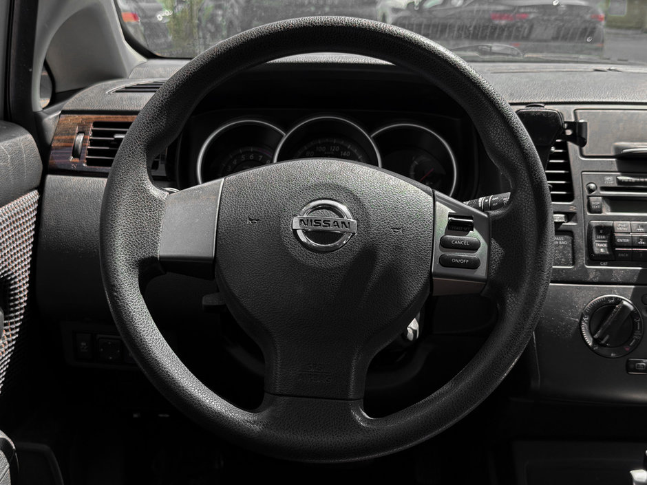 2010 Nissan Versa 1.8 SL-17
