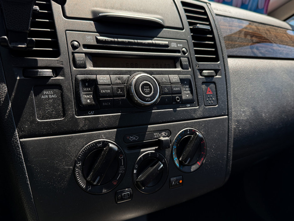 2010 Nissan Versa 1.8 SL-20