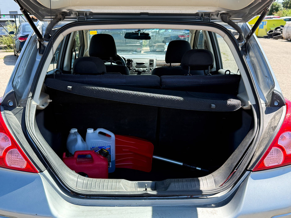 2010 Nissan Versa 1.8 SL-14