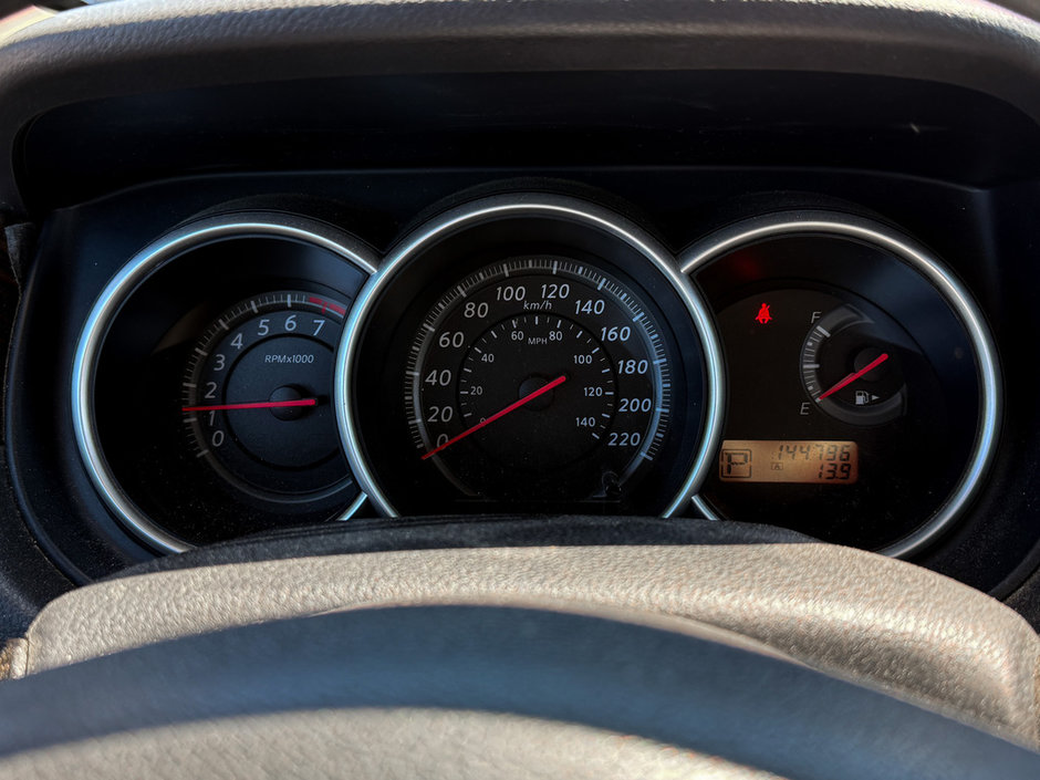 2010 Nissan Versa 1.8 SL-19