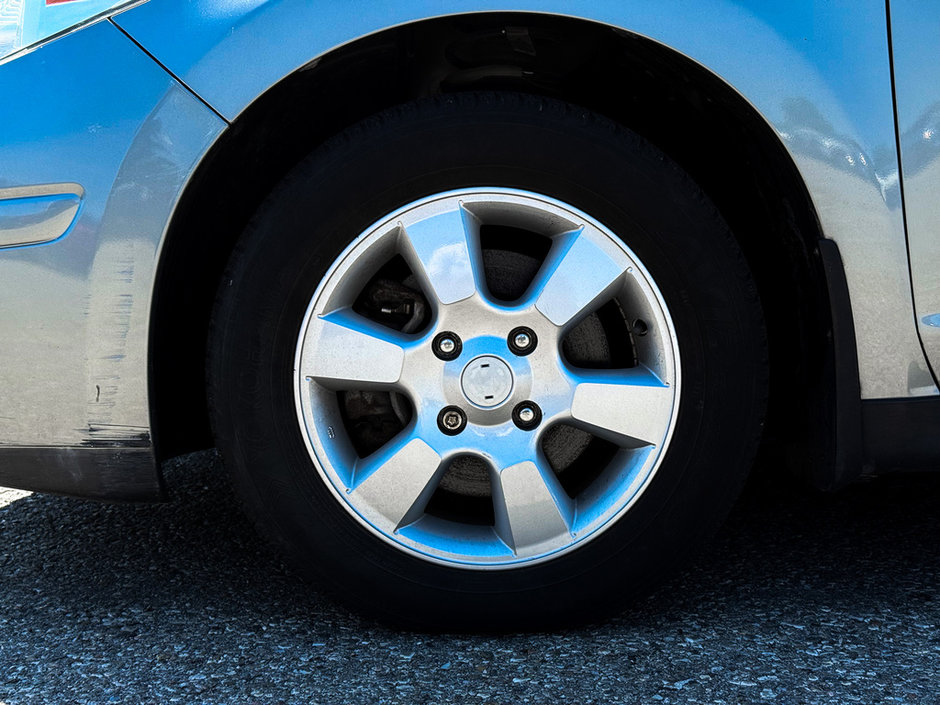 2010 Nissan Versa 1.8 SL-10