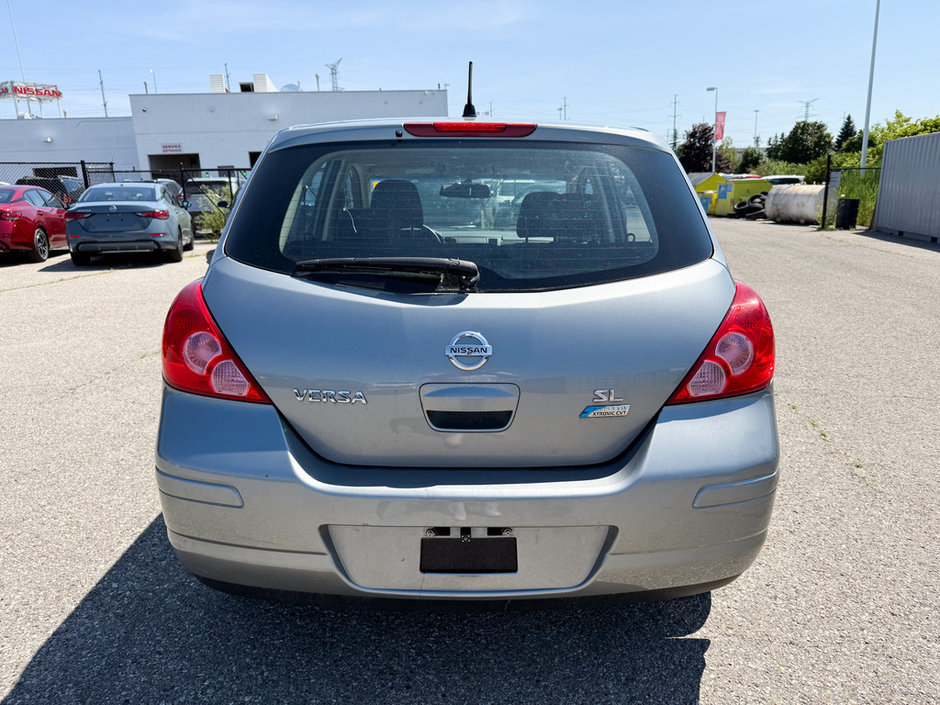 2010 Nissan Versa 1.8 SL-6