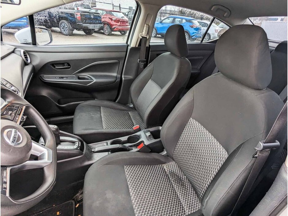 2021 Nissan Versa 1.6 S-11